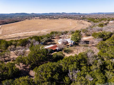 Single Family Residence in Medina TX 13132 Texas 16 25.jpg