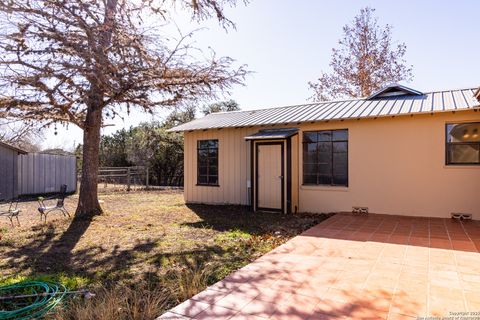 Single Family Residence in Medina TX 13132 Texas 16 15.jpg