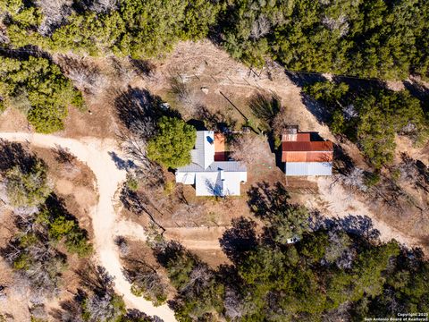 Single Family Residence in Medina TX 13132 Texas 16 16.jpg