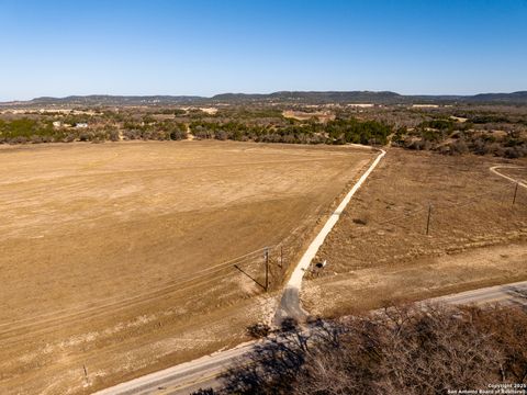 Single Family Residence in Medina TX 13132 Texas 16 21.jpg