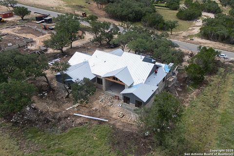 Single Family Residence in Boerne TX 209 Ranch Heights.jpg