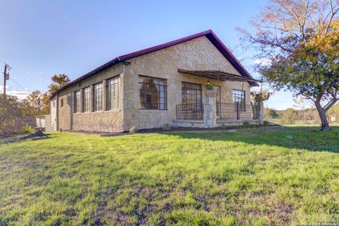 Single Family Residence in Medina TX 551 Fm 337.jpg