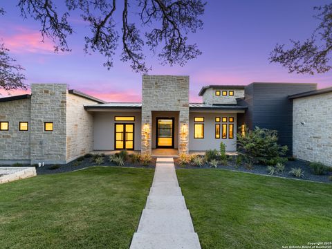 Single Family Residence in Canyon Lake TX 2018 ParadisePkwy.jpg