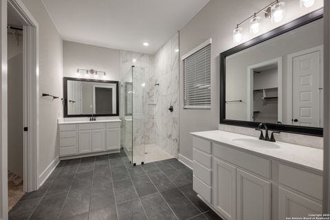 Single Family Residence in Castroville TX 103 Highland Park 16.jpg