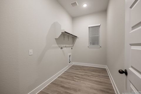 Single Family Residence in Castroville TX 103 Highland Park 21.jpg