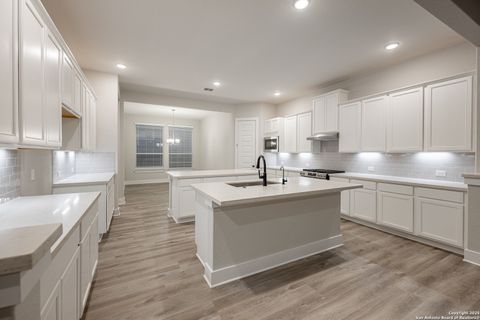 Single Family Residence in Castroville TX 103 Highland Park 7.jpg