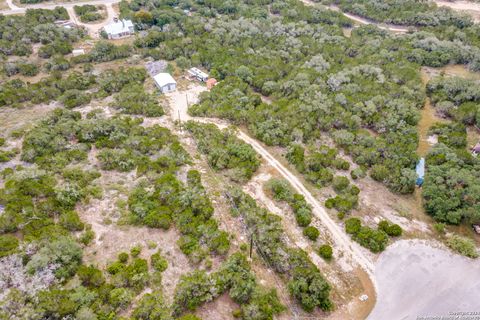 Farm in Mico TX 175 County Road 2758 7.jpg