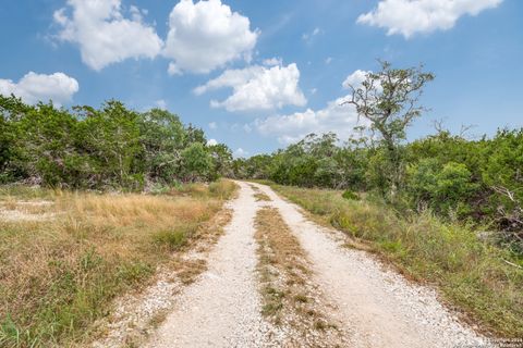 Farm in Mico TX 175 County Road 2758 1.jpg