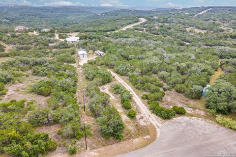 Farm in Mico TX 175 County Road 2758 8.jpg