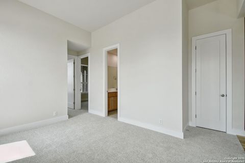 Single Family Residence in Castroville TX 325 Lacey Oak 19.jpg