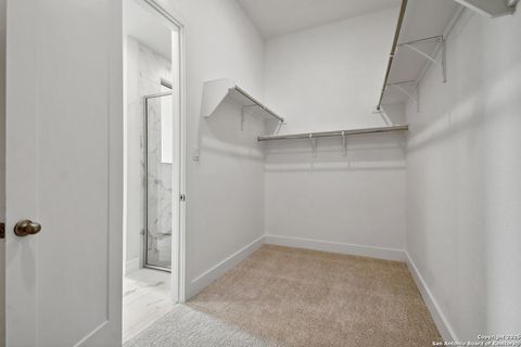 Single Family Residence in Castroville TX 325 Lacey Oak 13.jpg