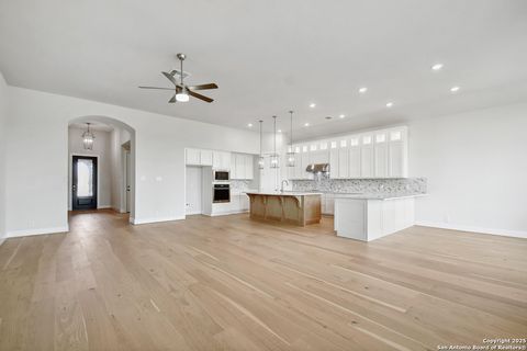 Single Family Residence in Castroville TX 325 Lacey Oak 16.jpg