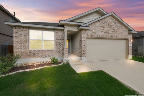 Single Family Residence in San Antonio TX 6523 hoffman Pln.jpg