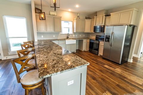 Single Family Residence in Beeville TX 3417 Fm 888 12.jpg