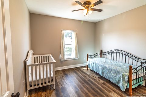 Single Family Residence in Beeville TX 3417 Fm 888 19.jpg