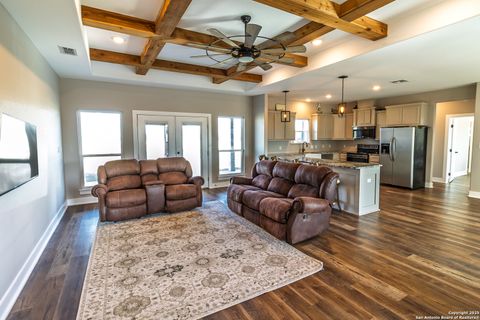 Single Family Residence in Beeville TX 3417 Fm 888 7.jpg