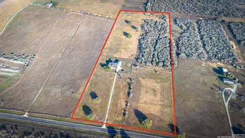 Single Family Residence in Beeville TX 3417 Fm 888 45.jpg