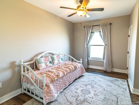 Single Family Residence in Beeville TX 3417 Fm 888 18.jpg
