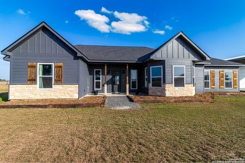 Single Family Residence in Beeville TX 3417 Fm 888.jpg