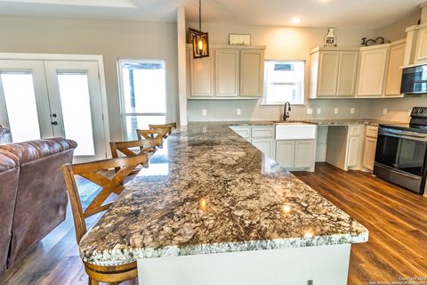 Single Family Residence in Beeville TX 3417 Fm 888 13.jpg