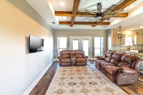 Single Family Residence in Beeville TX 3417 Fm 888 6.jpg
