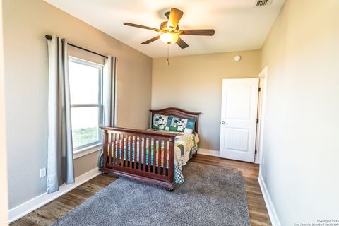 Single Family Residence in Beeville TX 3417 Fm 888 24.jpg