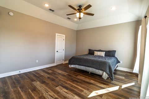 Single Family Residence in Beeville TX 3417 Fm 888 27.jpg