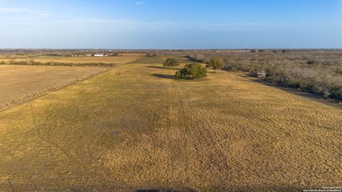 Single Family Residence in Beeville TX 3417 Fm 888 43.jpg
