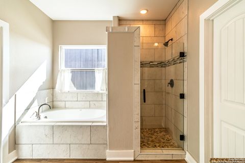 Single Family Residence in Beeville TX 3417 Fm 888 30.jpg