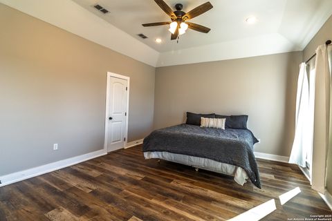 Single Family Residence in Beeville TX 3417 Fm 888 28.jpg