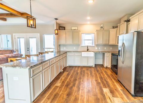 Single Family Residence in Beeville TX 3417 Fm 888 11.jpg