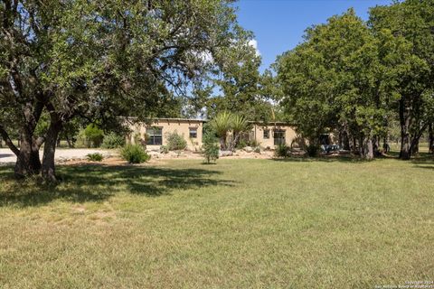 Single Family Residence in Medina TX 1158 Orchard Park Blvd 2.jpg