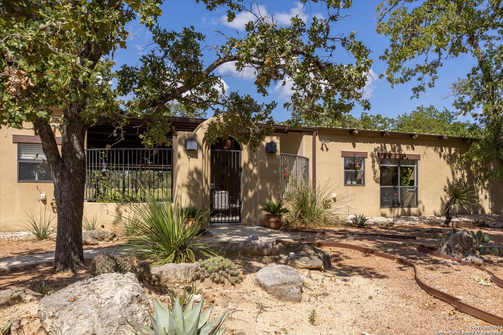 Single Family Residence in Medina TX 1158 Orchard Park Blvd 46.jpg
