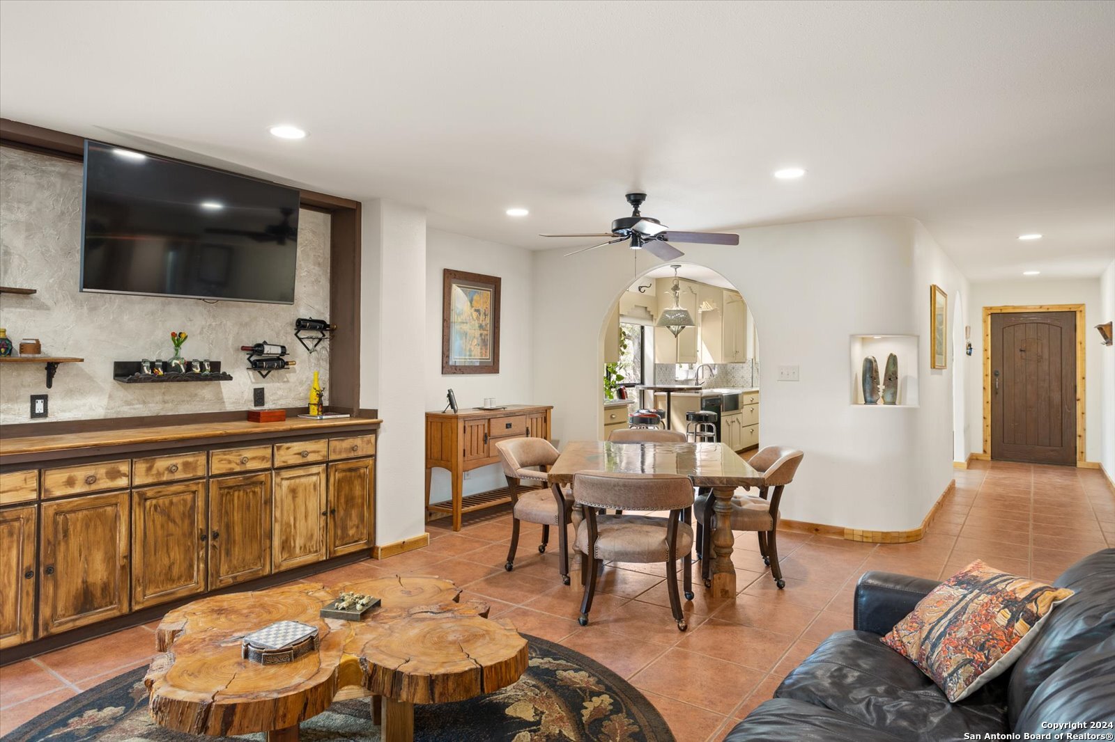 Single Family Residence in Medina TX 1158 Orchard Park Blvd 7.jpg