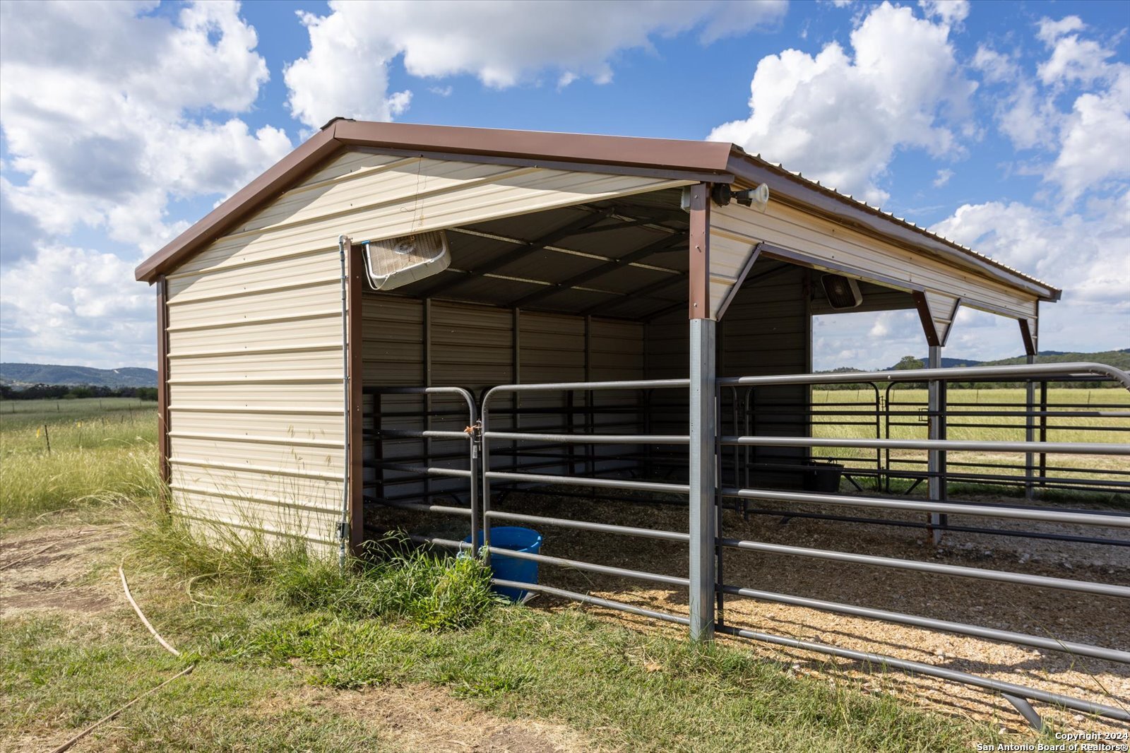 Single Family Residence in Medina TX 1158 Orchard Park Blvd 43.jpg