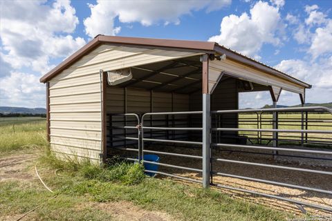 Single Family Residence in Medina TX 1158 Orchard Park Blvd 43.jpg