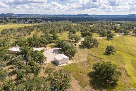 Single Family Residence in Medina TX 1158 Orchard Park Blvd 60.jpg
