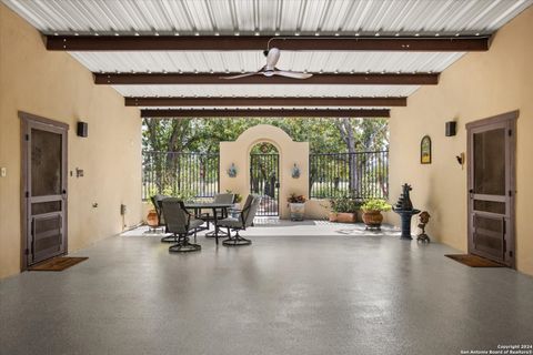 Single Family Residence in Medina TX 1158 Orchard Park Blvd 26.jpg