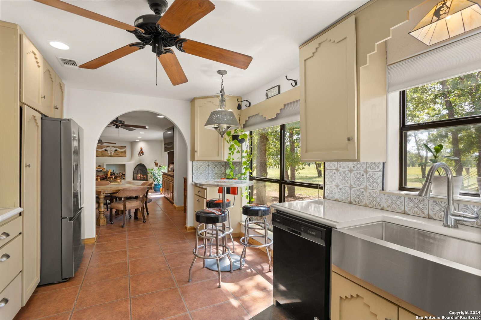 Single Family Residence in Medina TX 1158 Orchard Park Blvd 16.jpg