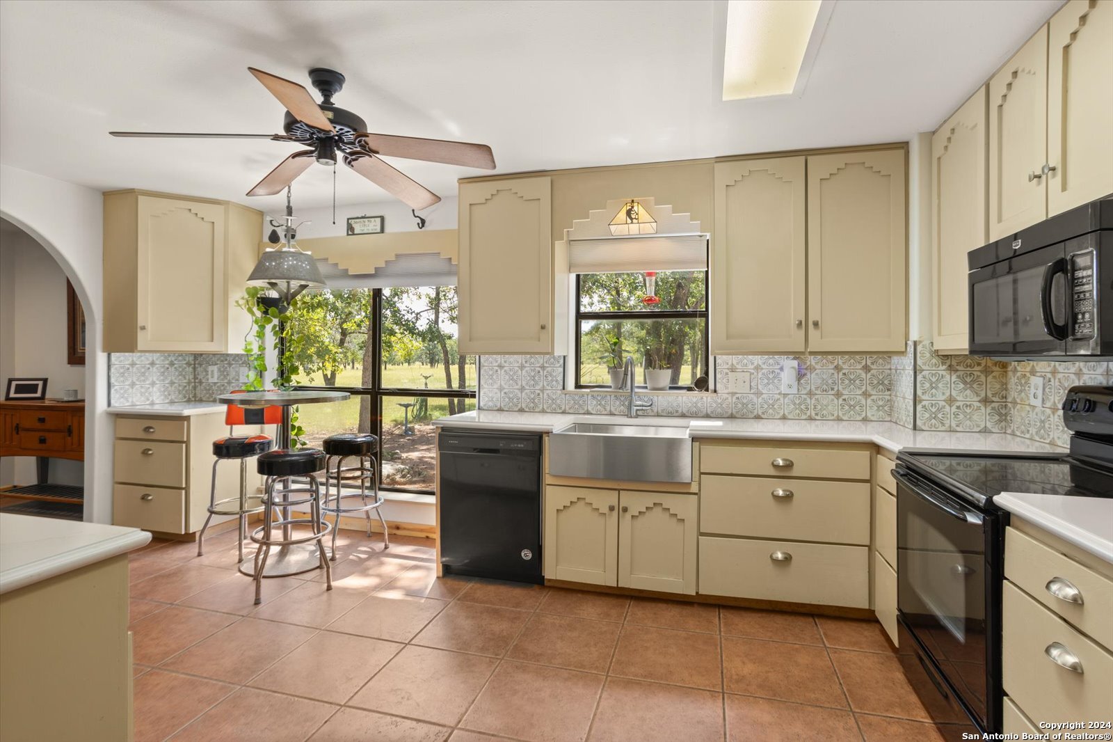Single Family Residence in Medina TX 1158 Orchard Park Blvd 13.jpg