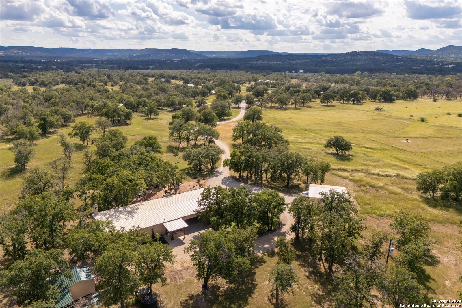 Single Family Residence in Medina TX 1158 Orchard Park Blvd 61.jpg