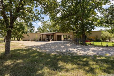 Single Family Residence in Medina TX 1158 Orchard Park Blvd 35.jpg