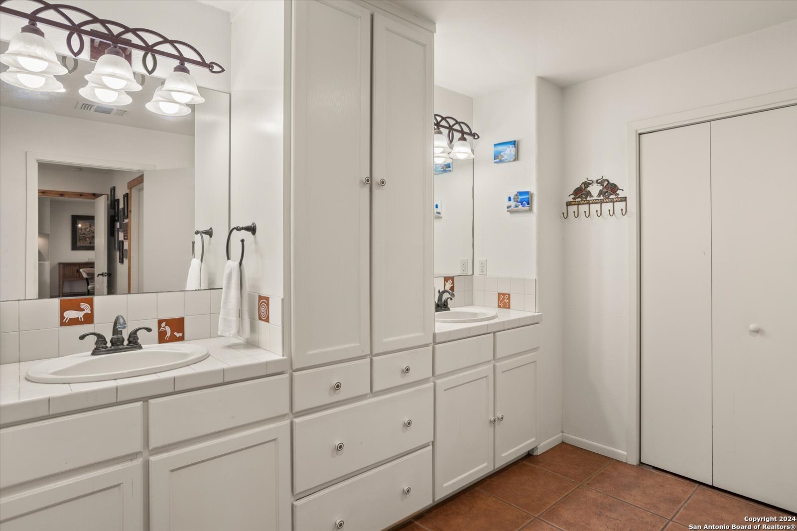 Single Family Residence in Medina TX 1158 Orchard Park Blvd 23.jpg