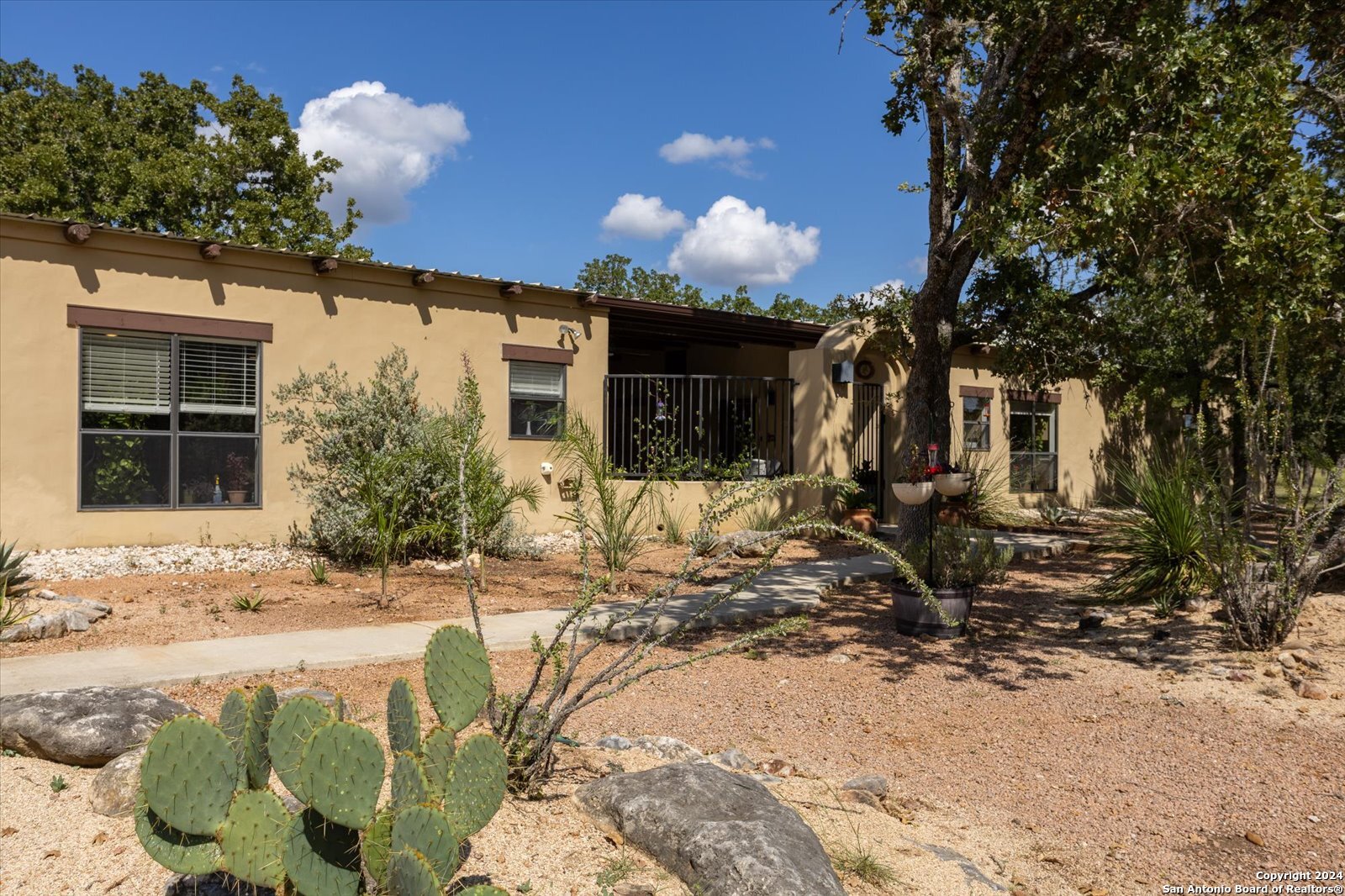Single Family Residence in Medina TX 1158 Orchard Park Blvd 49.jpg