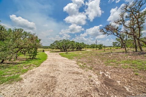  in Hondo TX 174 Crescent Ridge.jpg