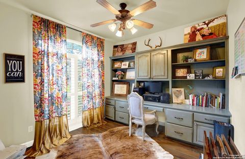 Single Family Residence in Hondo TX 1409 Woodland Ct 25.jpg