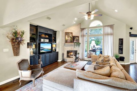 Single Family Residence in Hondo TX 1409 Woodland Ct 13.jpg