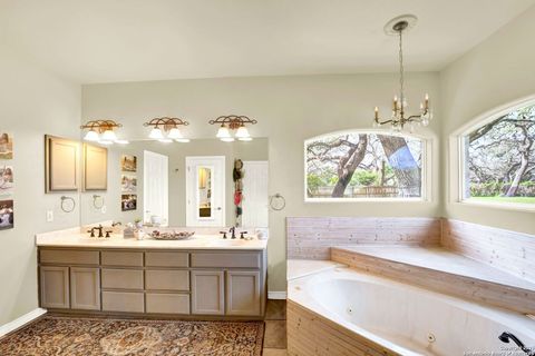 Single Family Residence in Hondo TX 1409 Woodland Ct 41.jpg