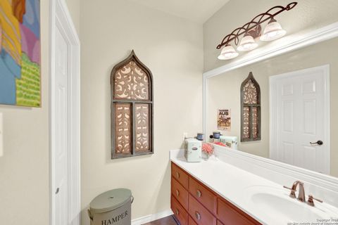 Single Family Residence in Hondo TX 1409 Woodland Ct 34.jpg