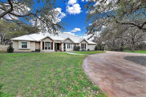 Single Family Residence in Hondo TX 1409 Woodland Ct 52.jpg